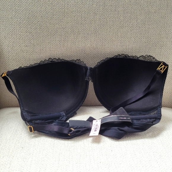 Brand new Victoria Secret Bra - Picture 3 of 4